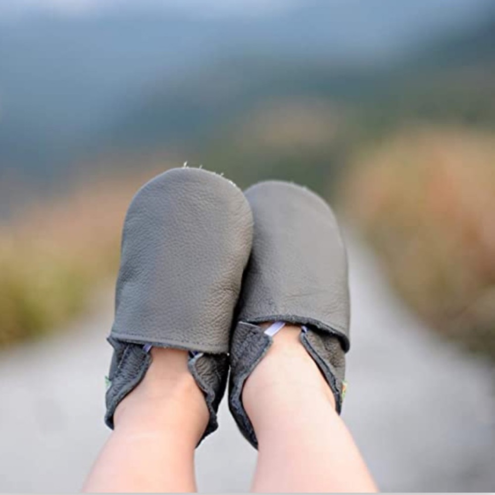 Sayoyo leather grey elastic slip on shoe 5.5’ 12-18 months
